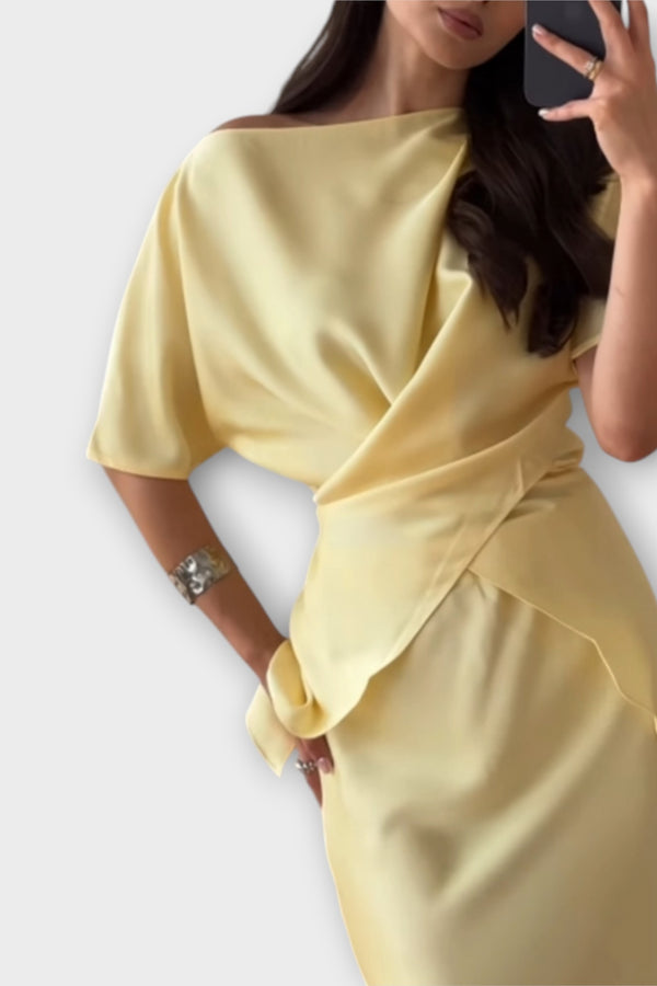 Finja - Off-Shoulder Top mit Knotenfront und Rock-Ensemble