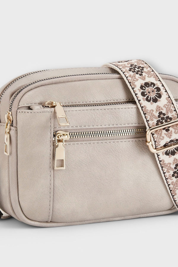 Lora. - Crossbody Tasche aus veganem Leder