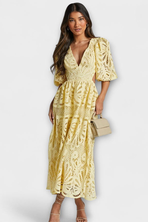 Elegantes Kleid mit zarten Details