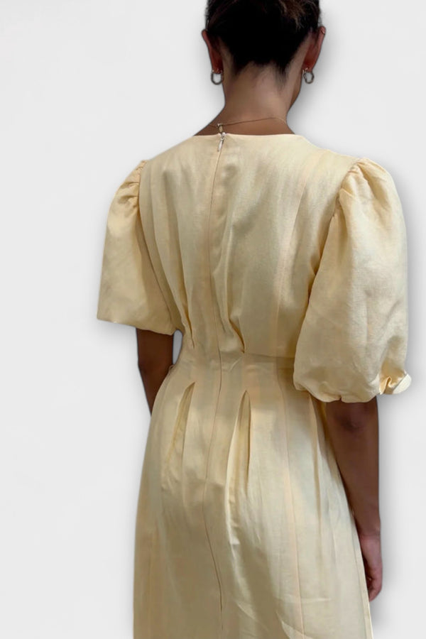 Josephine - Buttergelbes Maxikleid mit luftigem Design