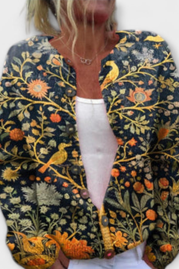 Ylvi – Cardigan mit floraler Eleganz