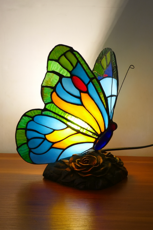Skulpturierte Schmetterlingslampe
