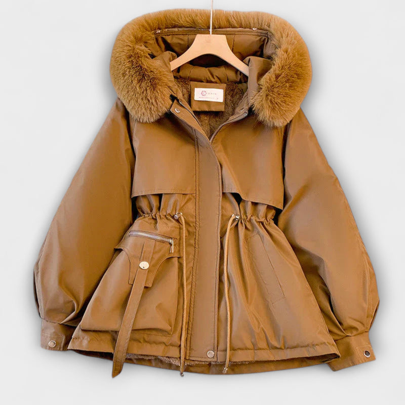 Bela - Elegante Winterjacke Brévine mit Pelzkragen
