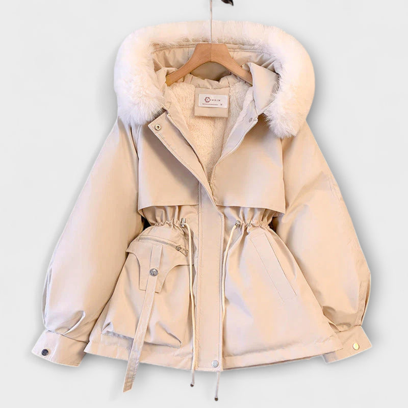 Bela - Elegante Winterjacke Brévine mit Pelzkragen
